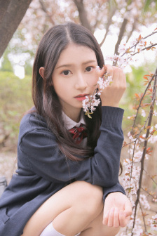 解开护士的乳罩